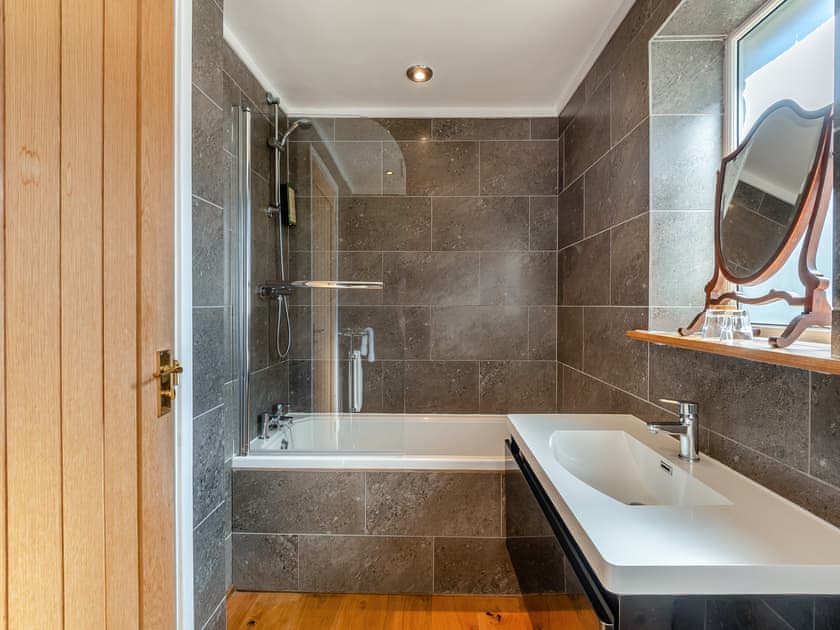 Bathroom | Rose How 1 - Yewfield Apartments, Hawkshead