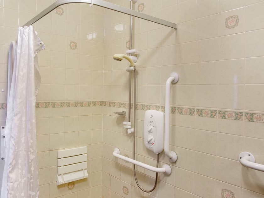 Bathroom | Waterside Cottage, Kyleakin, Isle of Skye