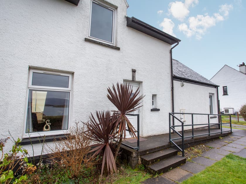 Exterior | Waterside Cottage, Kyleakin, Isle of Skye
