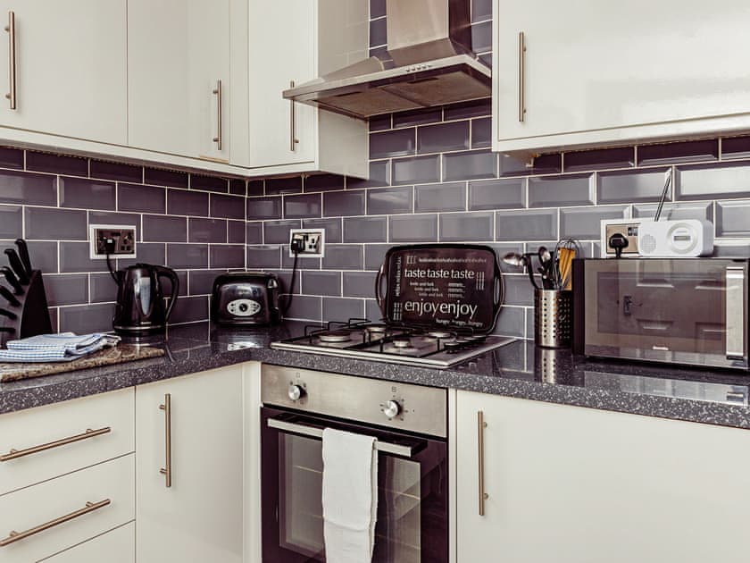 Kitchen | Chalet 4, Flookburgh