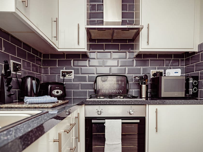 Kitchen | Chalet 4, Flookburgh