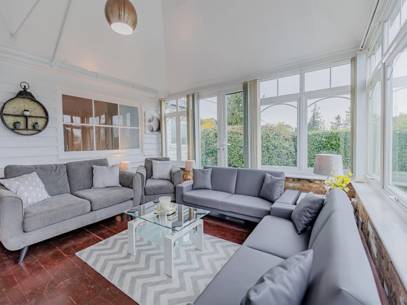 Living room | The Pool House, Sittingbourne