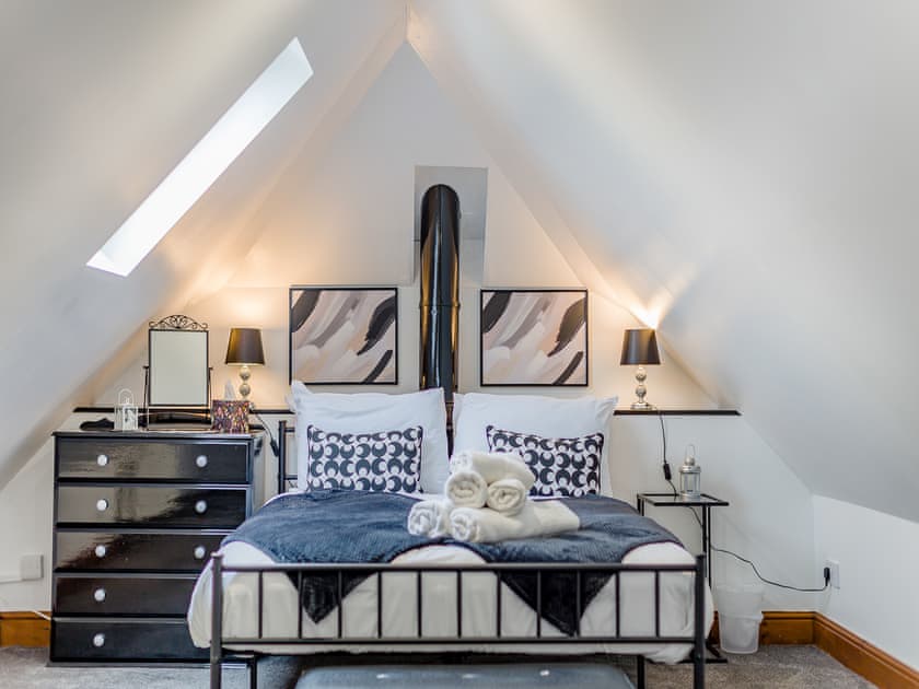 Family bedroom | The Pool House, Sittingbourne