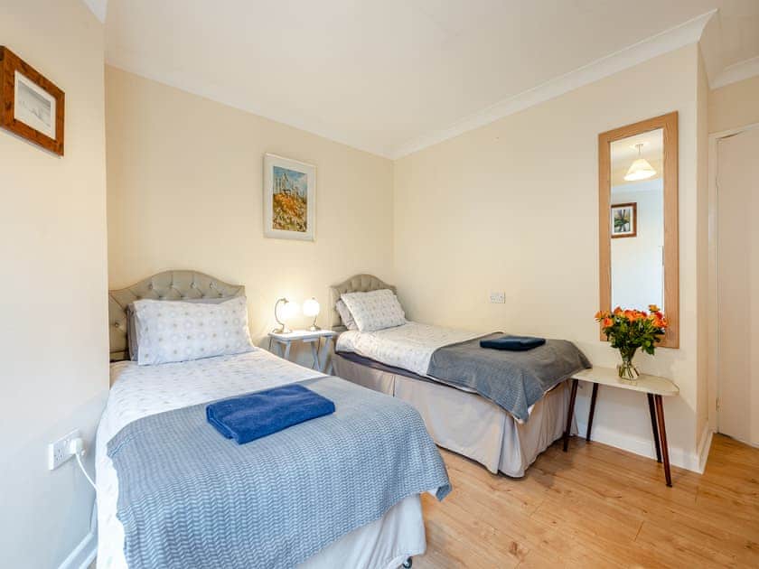 Twin bedroom | Pennard, South Tehidy, near Portreath