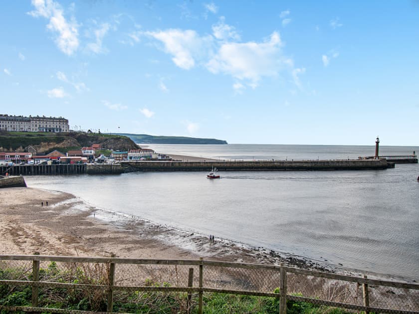Surrounding area | Nans Cottage - Whitby Cottages, Whitby