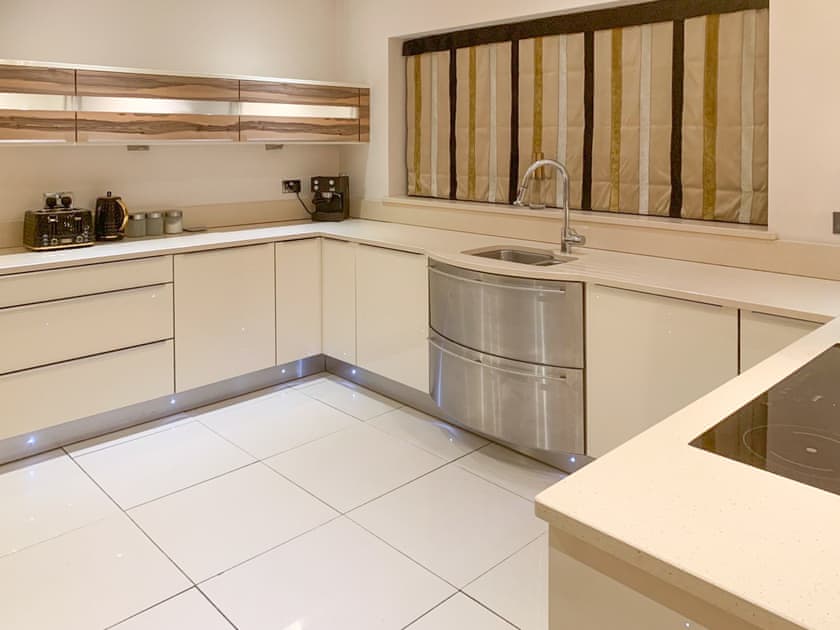 Kitchen | Wernddu Fechan House - Wernddu Properties, Neath