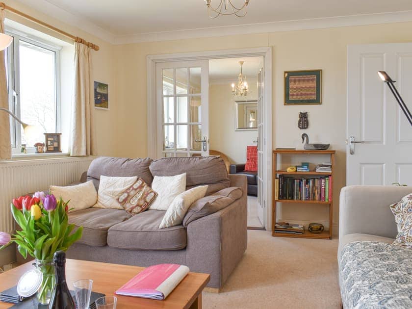 Living room | Llamedos, Bideford