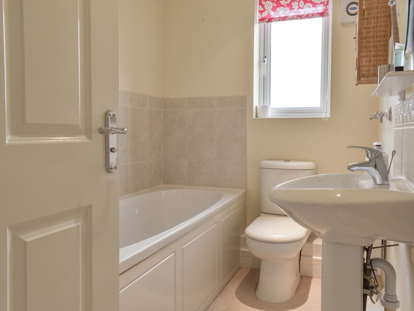 Bathroom | Llamedos, Bideford