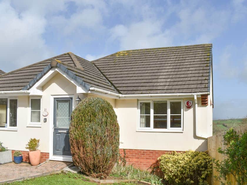 Front view, shows upper floor only | Llamedos, Bideford
