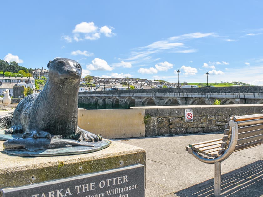 Surrounding area | Llamedos, Bideford