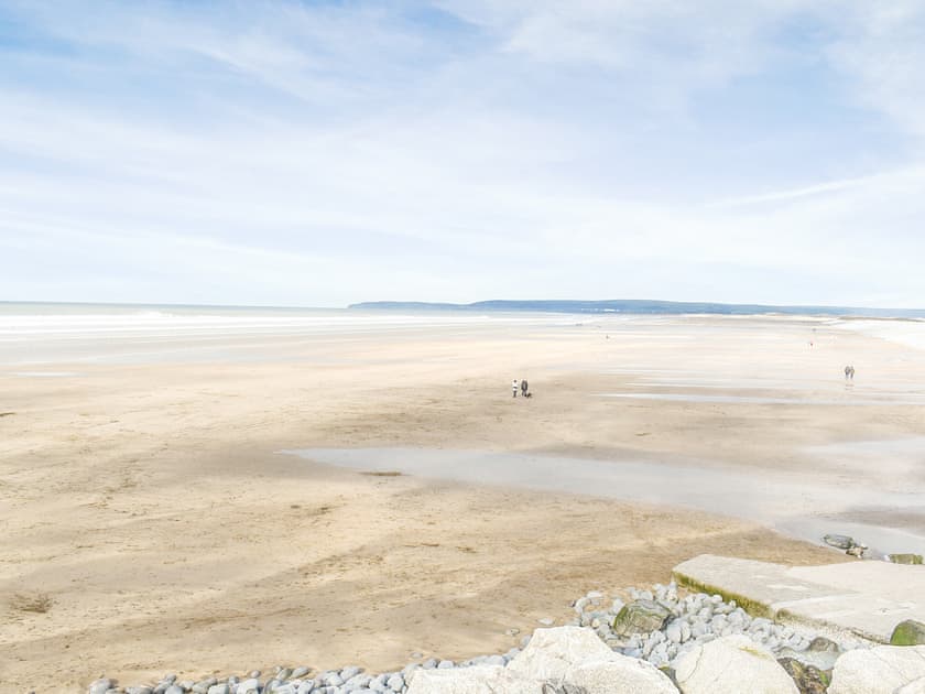 Surrounding area | Llamedos, Bideford
