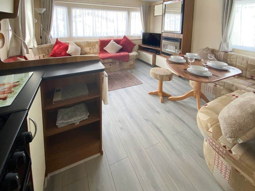 Open plan living space | Sundowner, Sandown