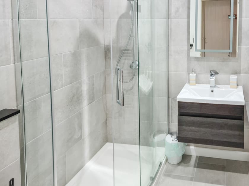 Shower room | Upper Riverdene, Kingswear