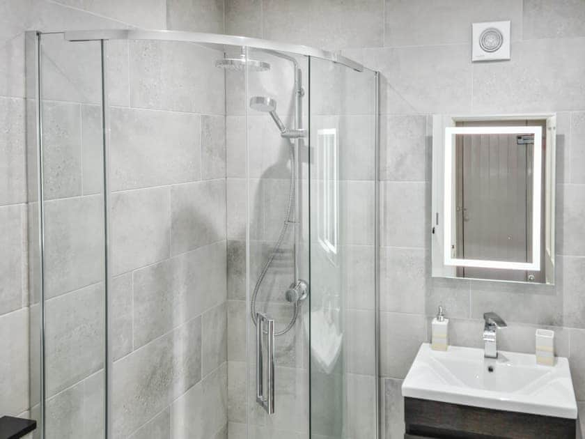 Shower room | Upper Riverdene, Kingswear