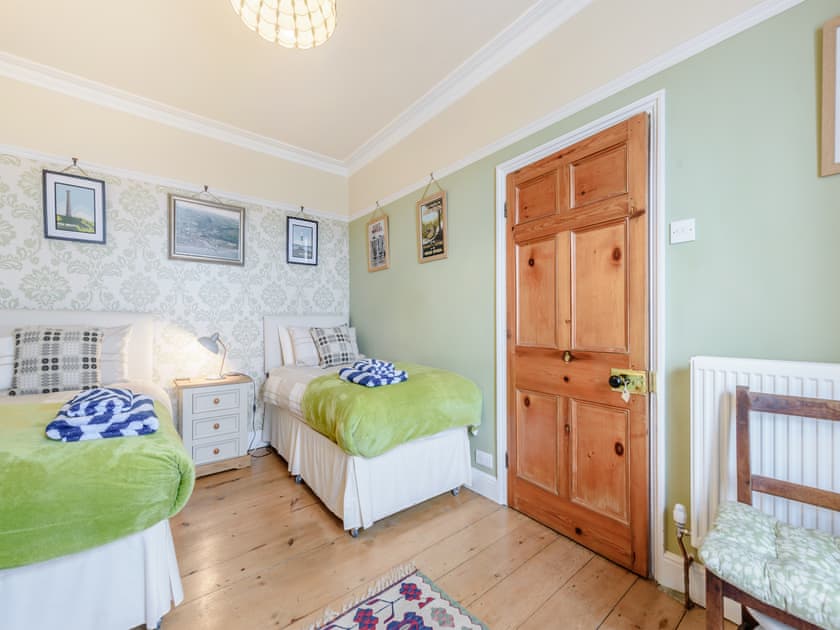 Twin bedroom | Awel-Y-Mor, Aberaeron