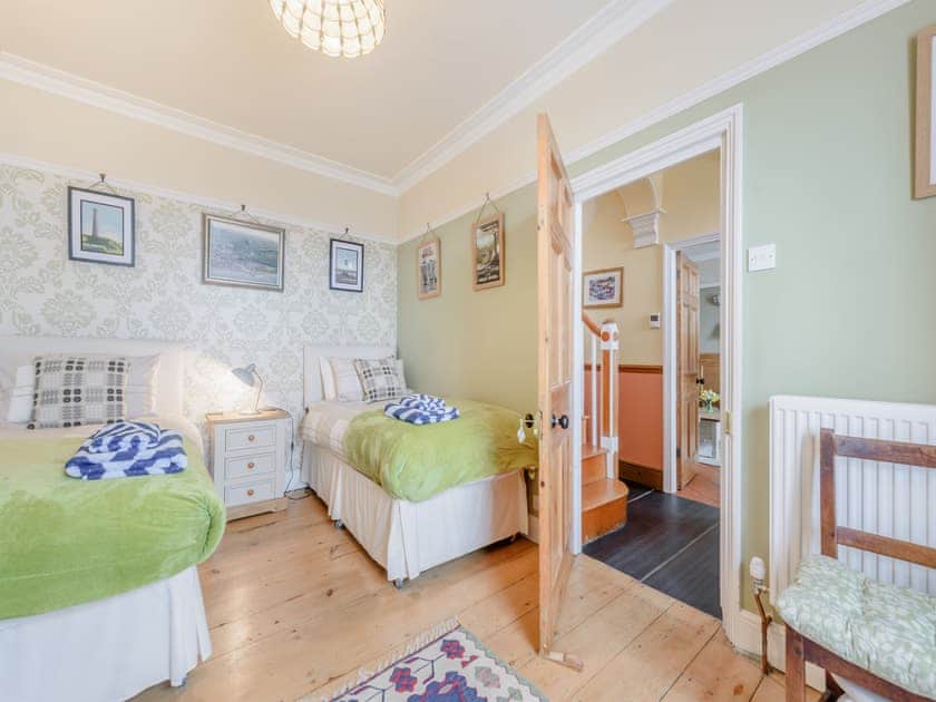 Twin bedroom | Awel-Y-Mor, Aberaeron