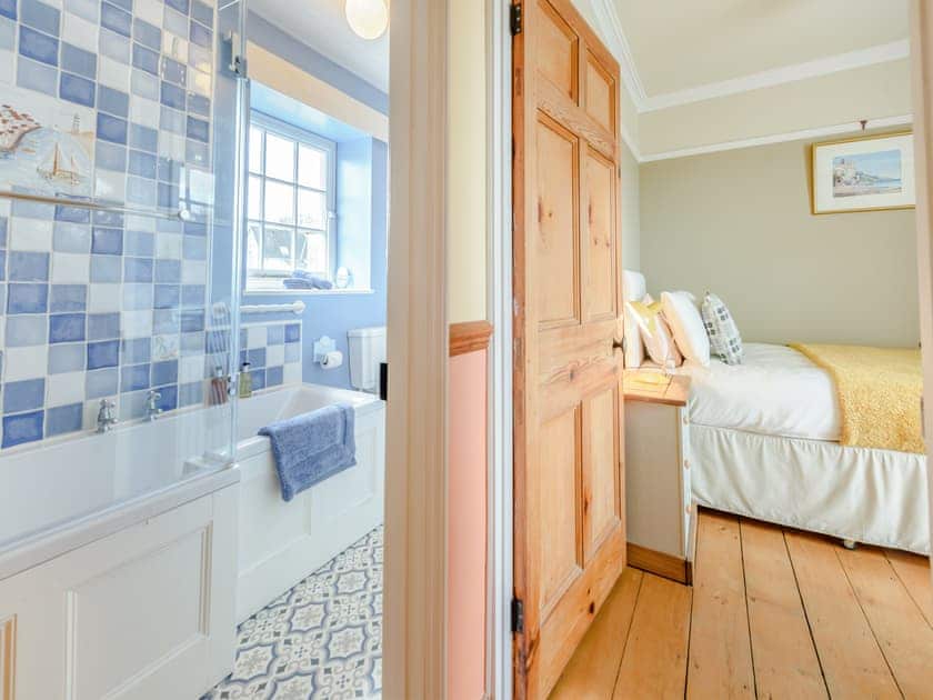 Bathroom | Awel-Y-Mor, Aberaeron