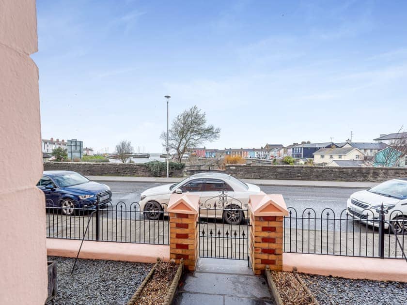 Outdoor area | Awel-Y-Mor, Aberaeron