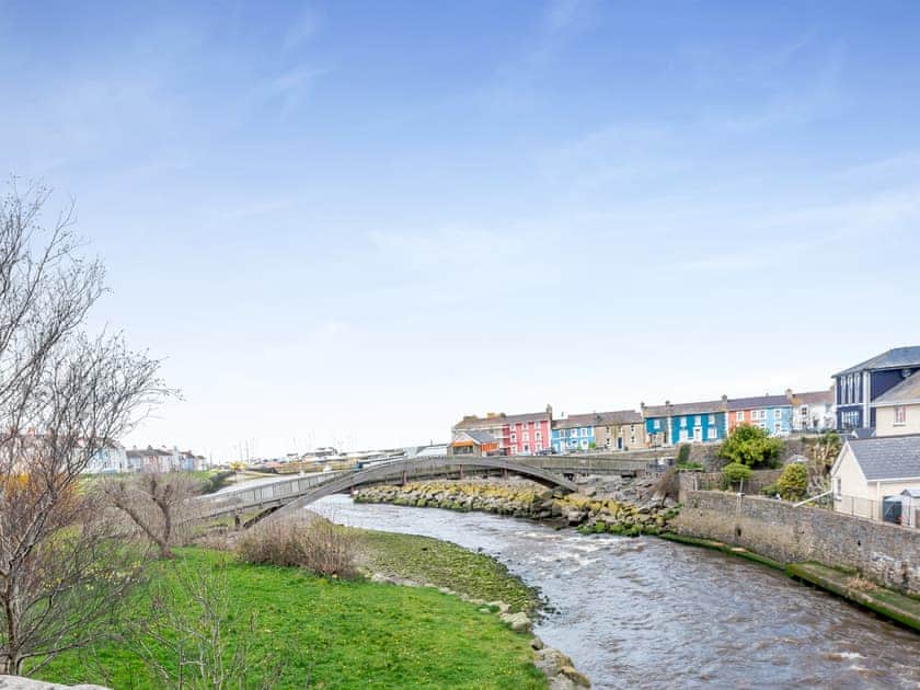 Surrounding area | Awel-Y-Mor, Aberaeron
