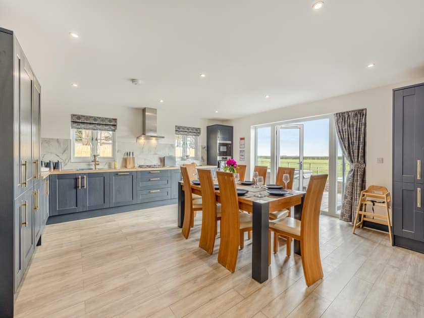 Kitchen/diner | The Pastures - Lincolnshire Luxury Hideaways, Maltby-Le-Marsh
