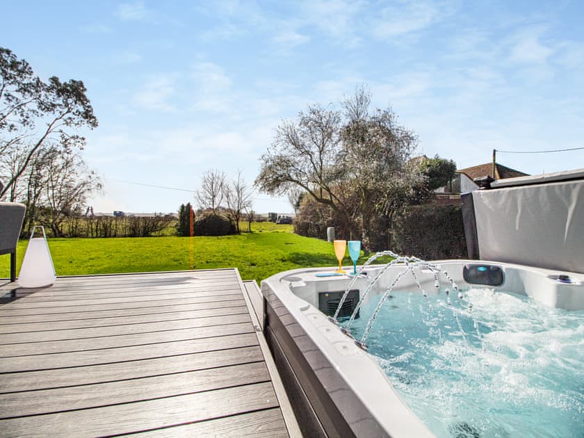Hot tub | Longridge, Peldon, near Colchester