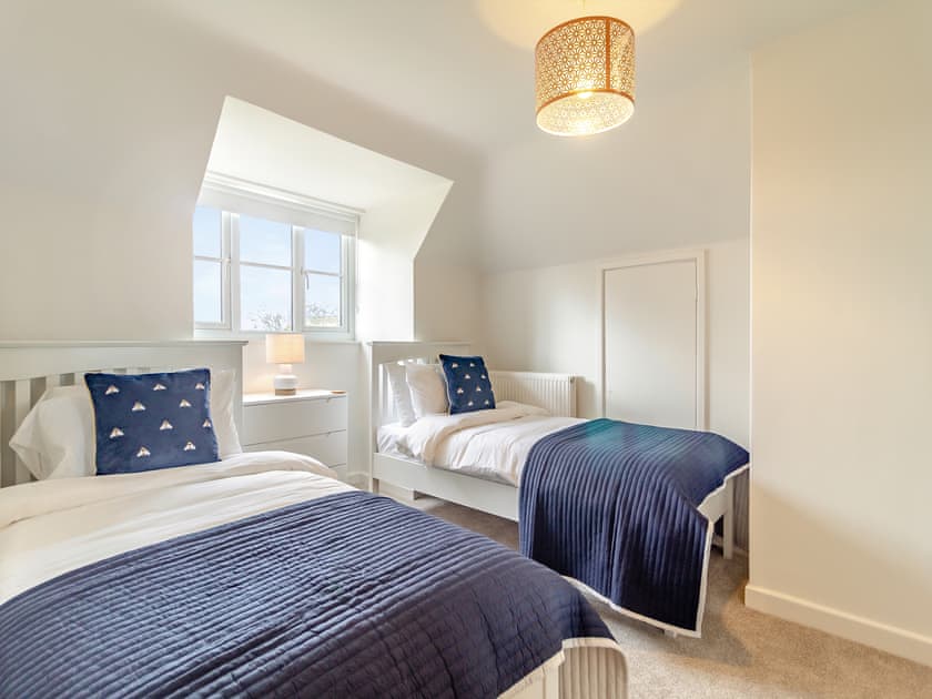 Twin bedroom | Longridge, Peldon, near Colchester