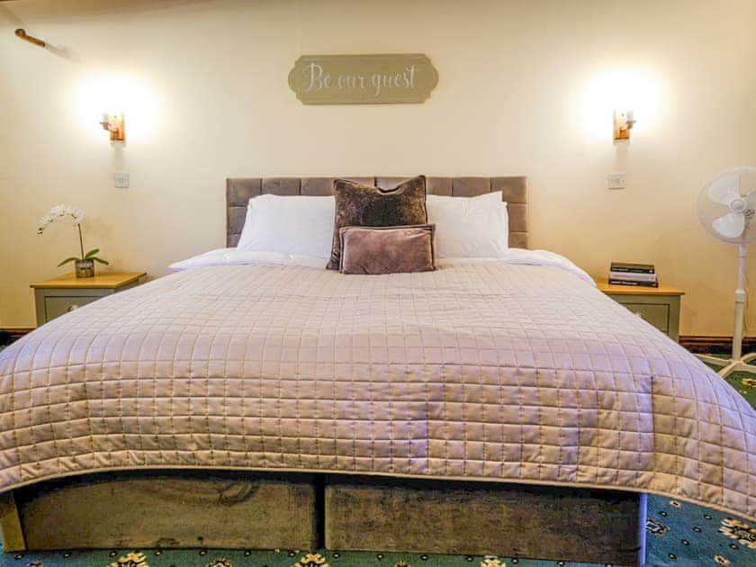 Double bedroom | Pygreave Cottage, Combs, near Chapel-en-le-Frith