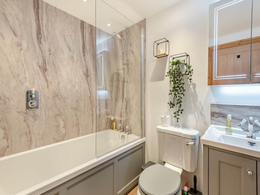 Bathroom | Heathcote Hideaway - Heathcote Grange, Heathcote