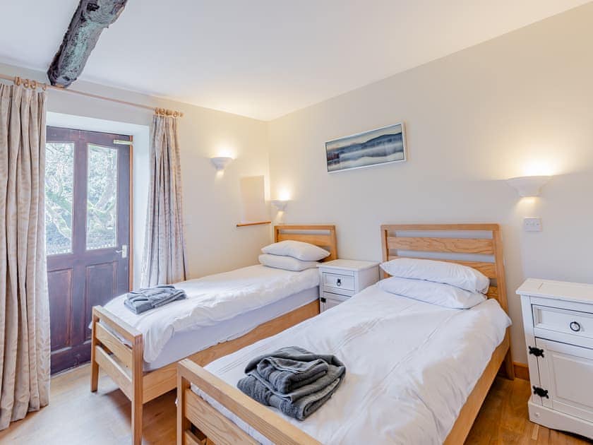 Twin bedroom | Ashcombe - Nut Tree Farm - Ashcombe , Ashcombe, near Teignmouth
