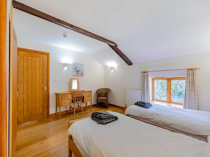 Twin bedroom | Ashcombe - Nut Tree Farm - Ashcombe , Ashcombe, near Teignmouth