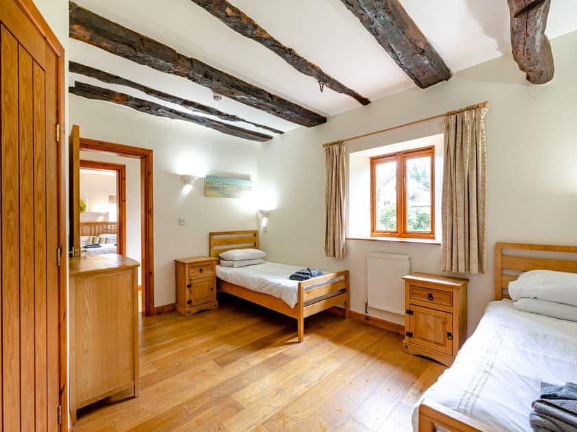 Twin bedroom | Ashcombe - Nut Tree Farm - Ashcombe , Ashcombe, near Teignmouth