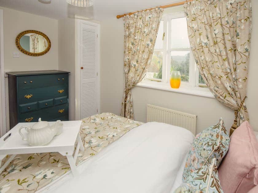 Double bedroom | Shepherd’s Cottage - Rudge Farm Cottages, Chilcombe, near Bridport