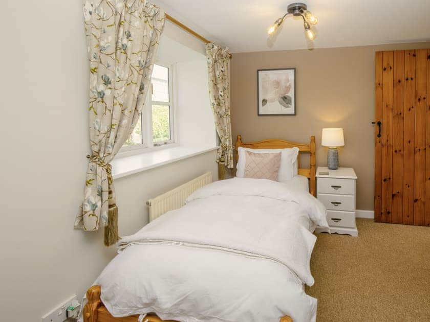Triple bedroom | Shepherd’s Cottage - Rudge Farm Cottages, Chilcombe, near Bridport