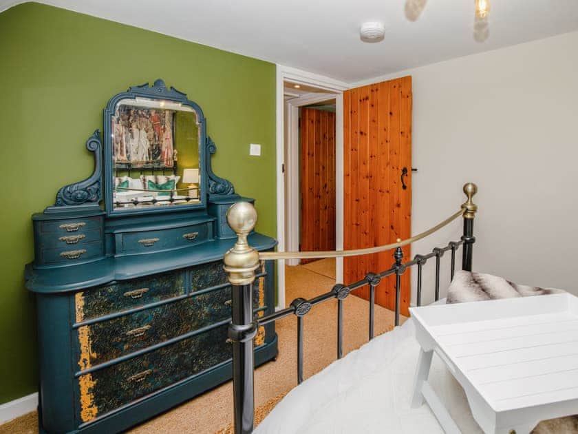 Double bedroom | Gardener’s Cottage - Rudge Farm Cottages, Chilcombe, near Bridport