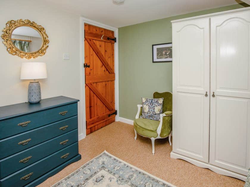Twin bedroom | Gardener’s Cottage - Rudge Farm Cottages, Chilcombe, near Bridport