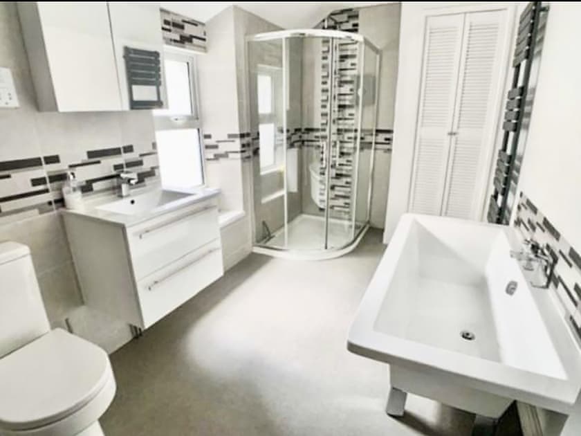 Shower room | Indigo Cottage, Buckfastleigh