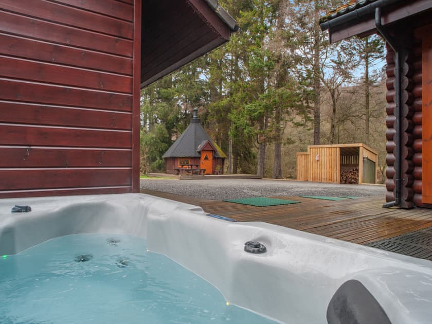 Hot tub | Ingram - Redewater Luxury Lodges, West Woodburn