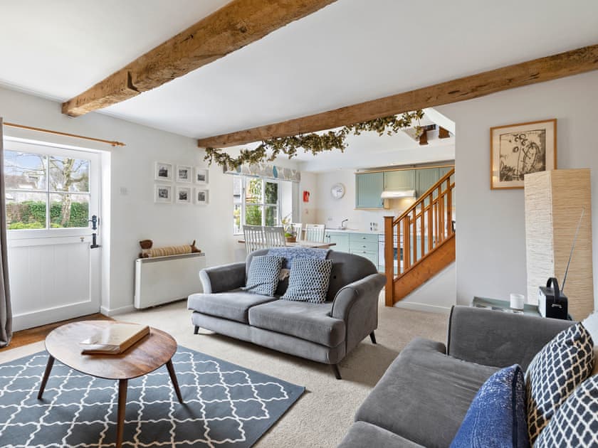 Open plan living space | Hop Pickers - White House Cottages, Aylton, nr Ledbury