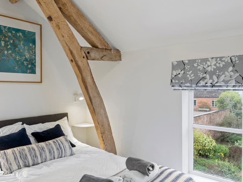 Double bedroom | Hop Pickers - White House Cottages, Aylton, nr Ledbury