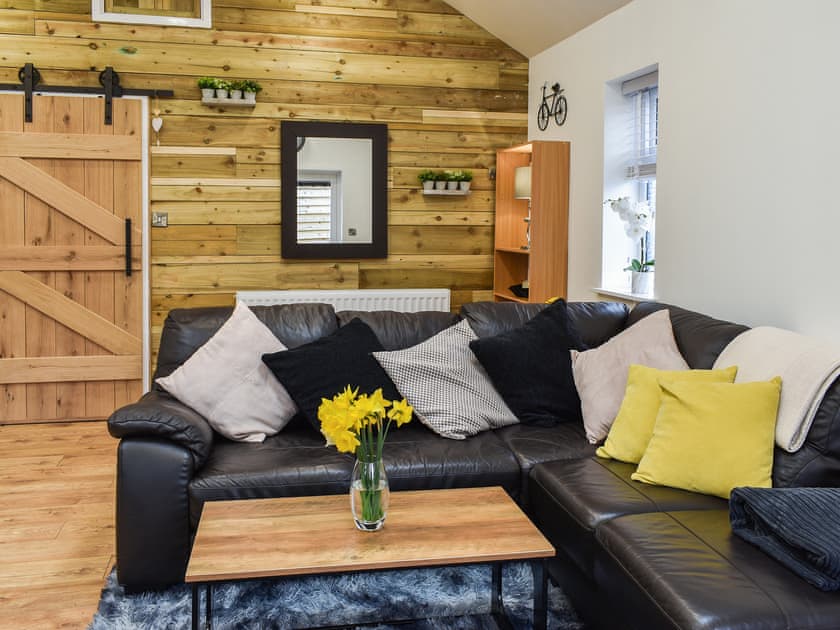 Open plan living space | Perthi Bach, Porthmadog