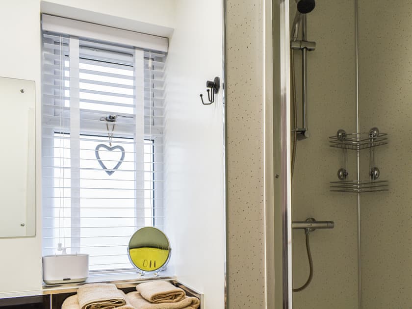 Shower room | Perthi Bach, Porthmadog