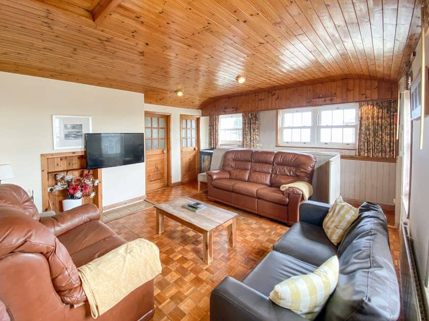 Living area | Mariners Lodge, Felixstowe Ferry