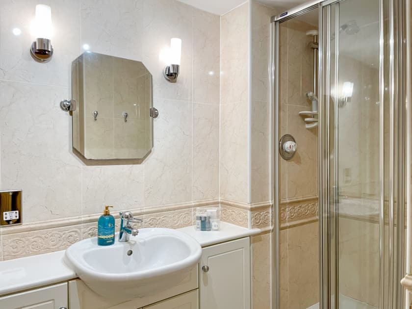 Shower room | Nutkins Nook, Ambleside