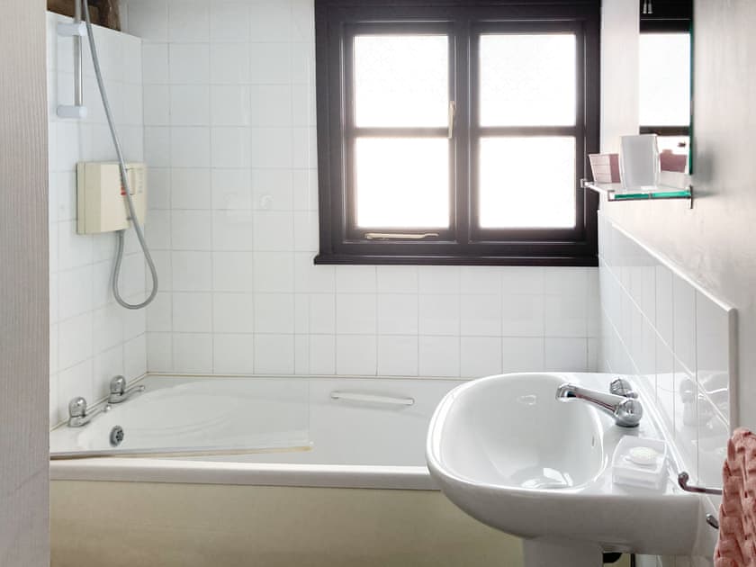 Bathroom | Easterley - Clifford Place Cottages, Clifford, near Hay on Wye