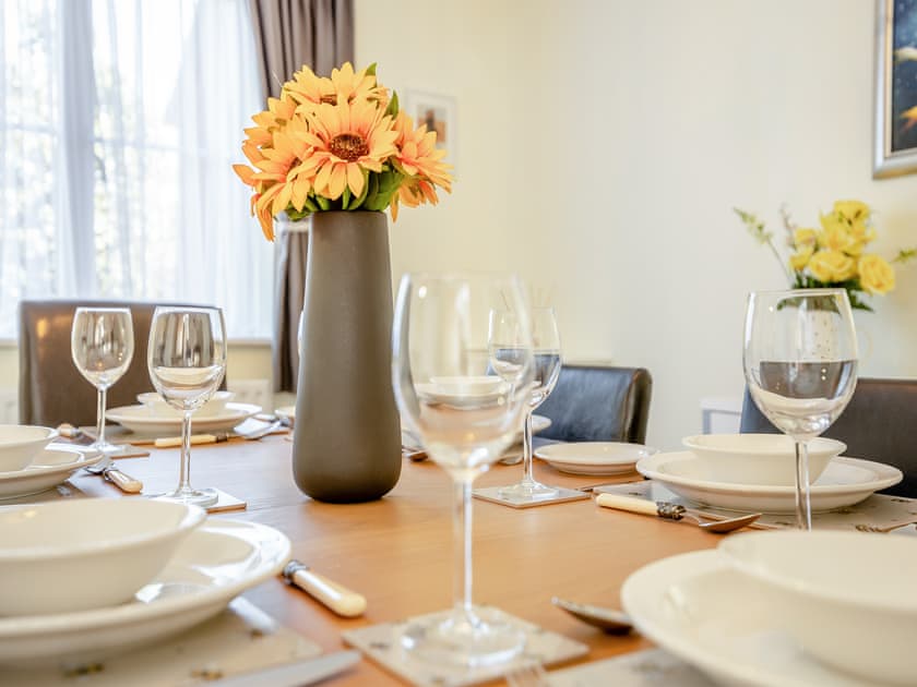 Dining room | Katelan’s Cottage - Pigeon Cottage Holidays, North Somercoates