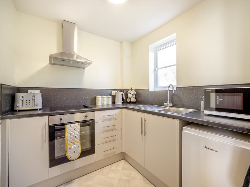 Kitchen | Katelan’s Cottage - Pigeon Cottage Holidays, North Somercoates