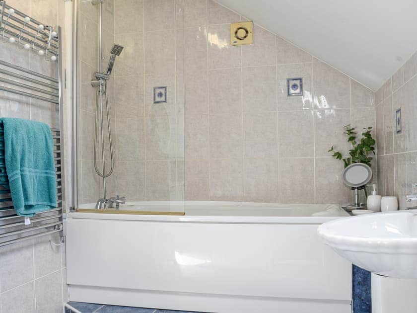 Bathroom | Little Lodge, Walcote, near Lutterworth