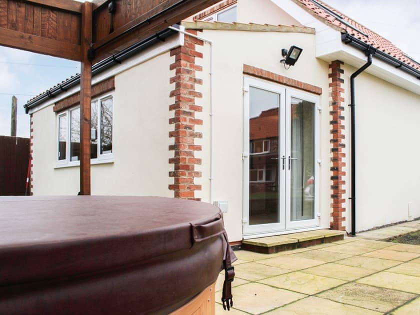 Hot tub | Cottage 4 - Murton Grange , Murton, near York