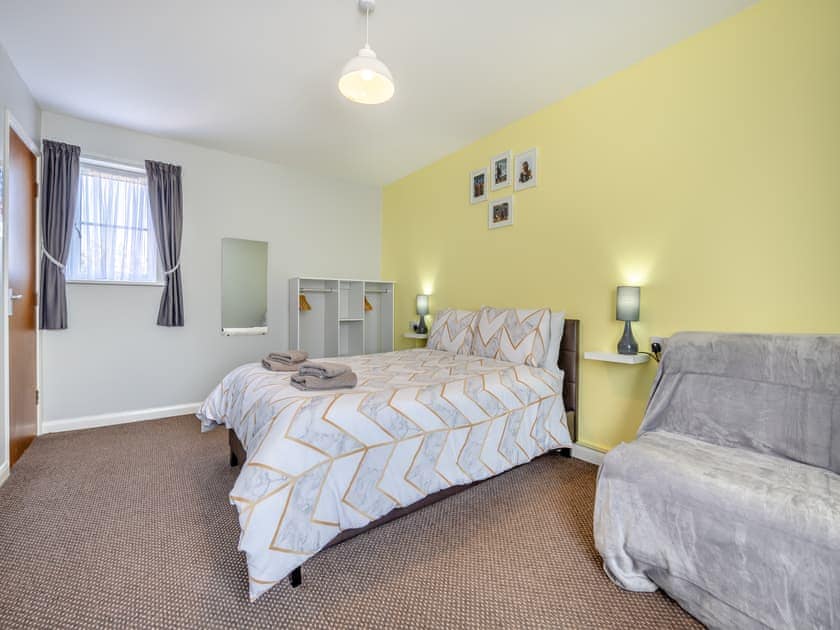 Double bedroom | Willow’s Cottage - Pigeon Cottage Holidays, North Somercoates