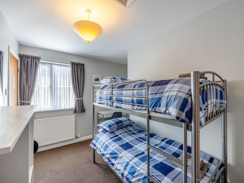 Bunk bedroom | Willow’s Cottage - Pigeon Cottage Holidays, North Somercoates